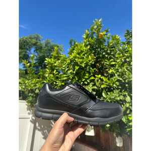 Men's Skechers Relaxed Fit Slip Resistant Shoes Size 11.5 Black